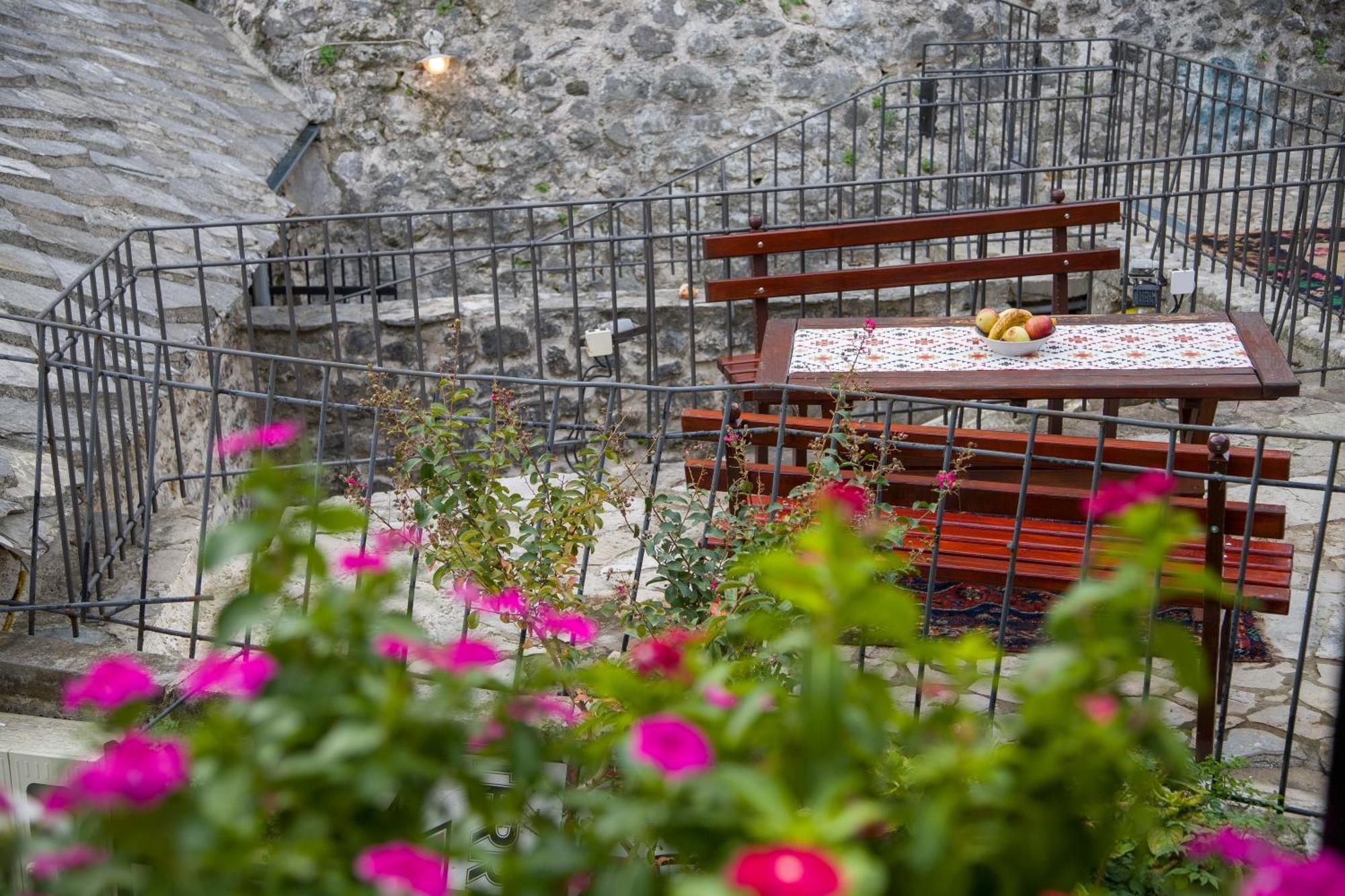 Old Mill Studio Apartment Mostar Bagian luar foto